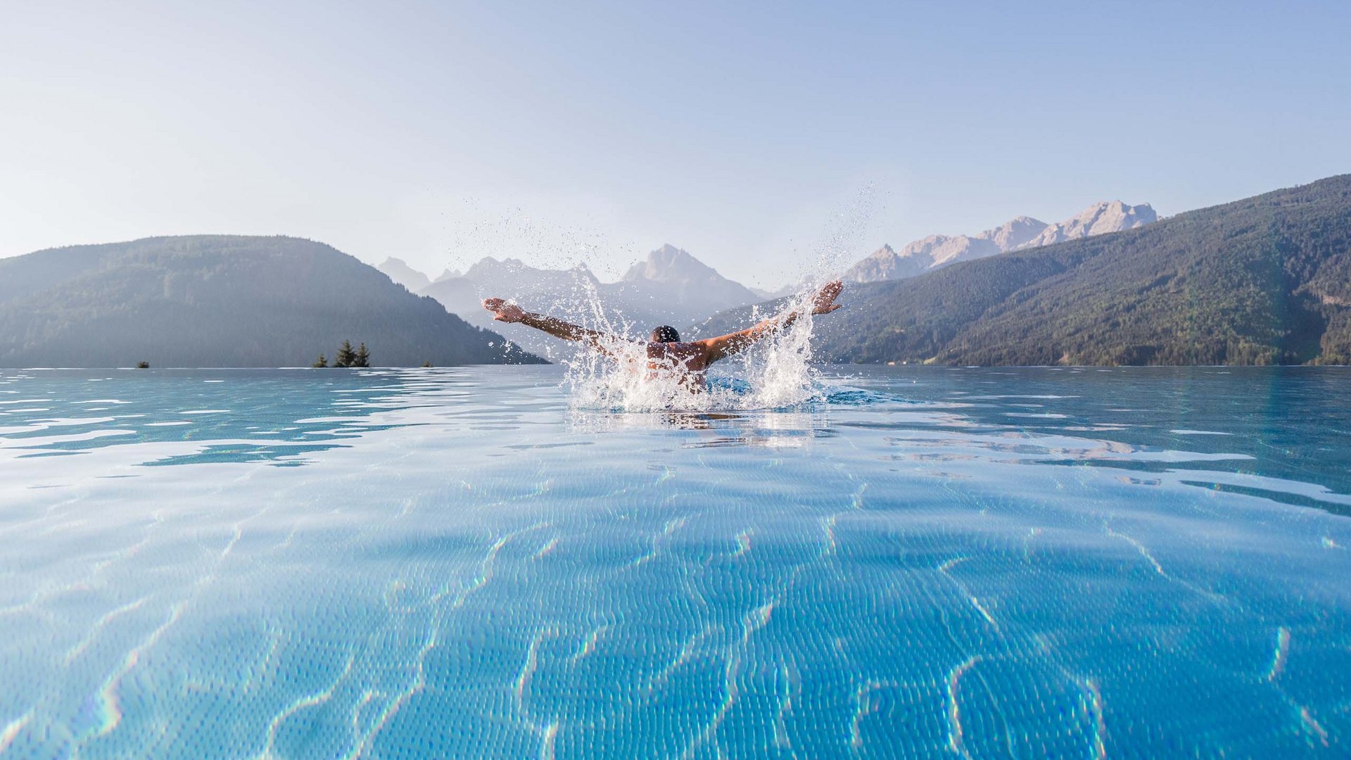 Your hotel in Val Pusteria/Pustertal with pool oasis