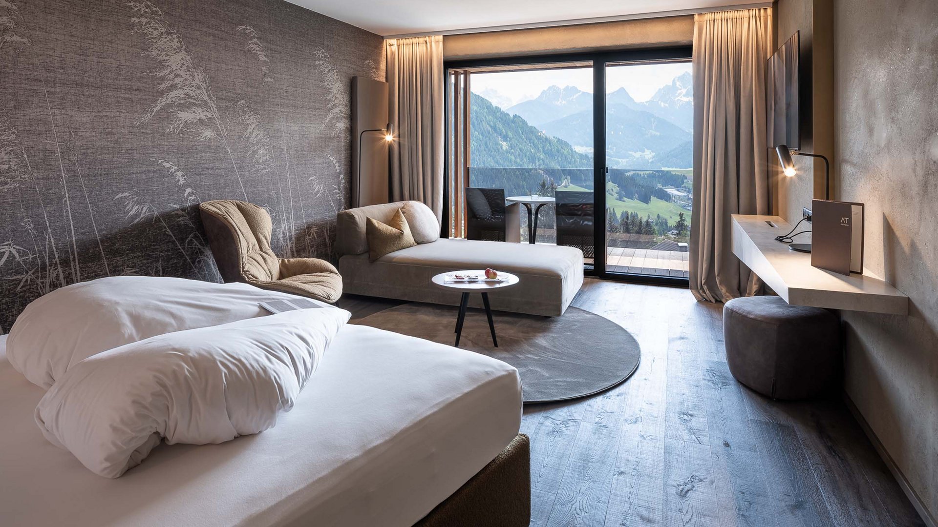 Alpen Tesitin: Ihr Hotel mit Whirlpool im Zimmer in Südtirol